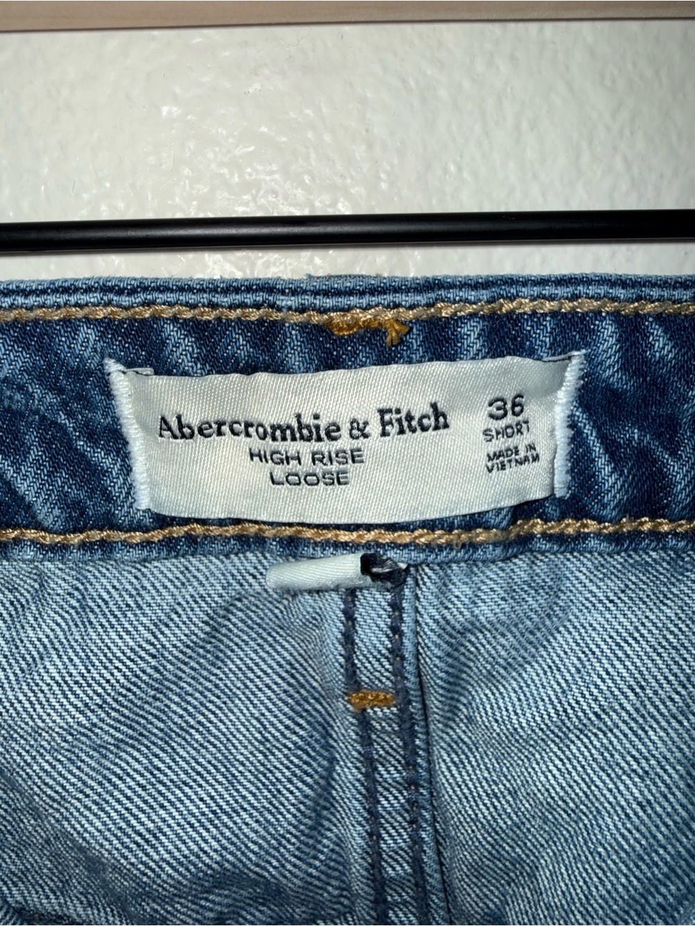 Abercrombie & Fitch Curve Love High Rise Loose Jeans - Picture 3 of 4